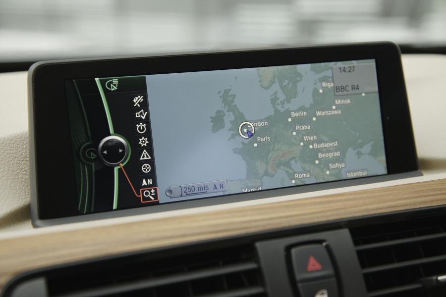  BMW 328i Modern 2012 года  (UK) (фото 9 из 29)